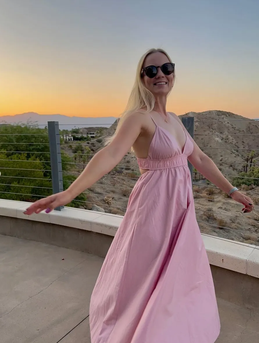 Celina Sattelkau privat bei Sonnenuntergang